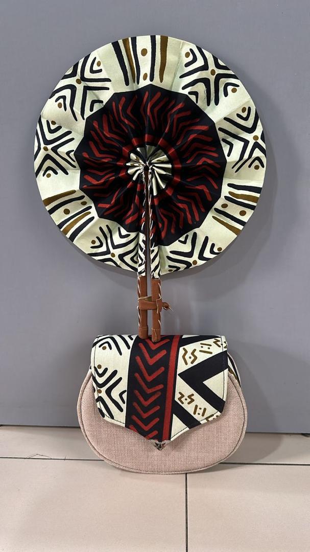 Bolso y Abanico NEMA